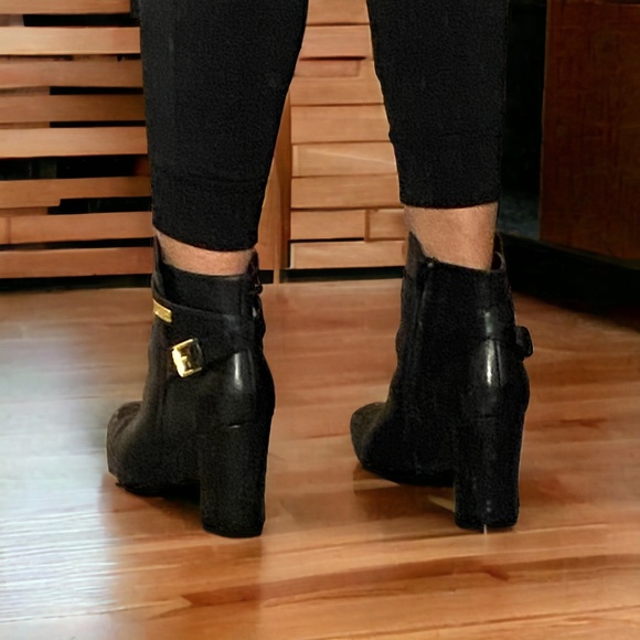 Lauren Ralph Lauren black leather heeled zip up booties. sz 8.5 - Picture 5 of 16